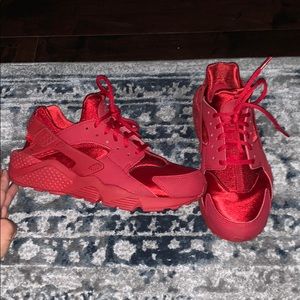 NIKE HUARACHE women’s red running shoe